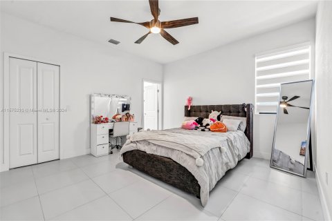 Casa en venta en Sweetwater, Florida, 5 dormitorios № 1140733 - foto 28