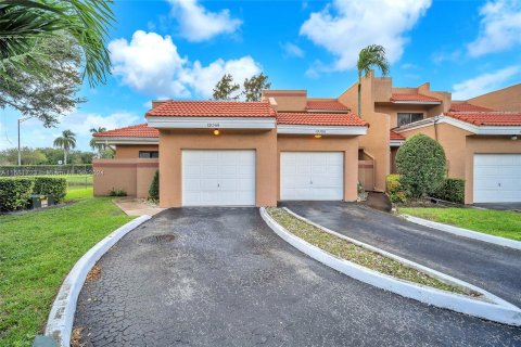 House in Pembroke Pines, Florida 2 bedrooms, 91.79 sq.m. № 1413496 - photo 3