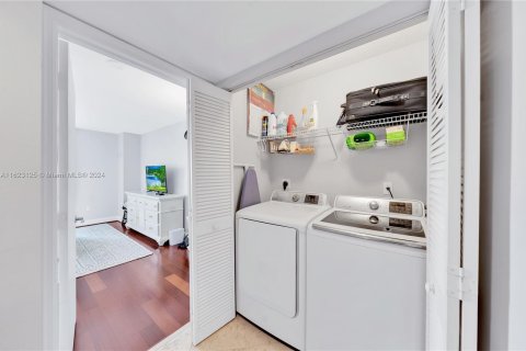 Copropriété à vendre à Miami Beach, Floride: 2 chambres, 109.62 m2 № 1269731 - photo 14