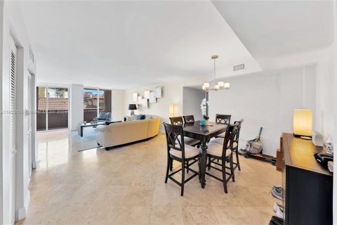 Condo in Miami Beach, Florida, 2 bedrooms  № 1269731 - photo 4