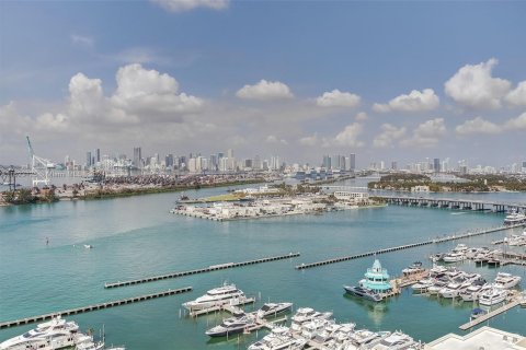 Condo in Miami Beach, Florida, 2 bedrooms  № 1269731 - photo 18