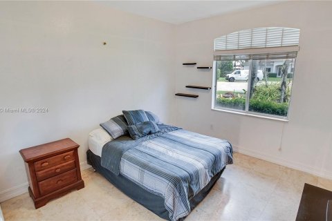 Villa ou maison à vendre à Miami, Floride: 4 chambres, 264.12 m2 № 1294600 - photo 20