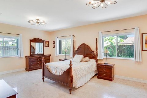 Casa en venta en Miami, Florida, 4 dormitorios, 264.12 m2 № 1294600 - foto 14