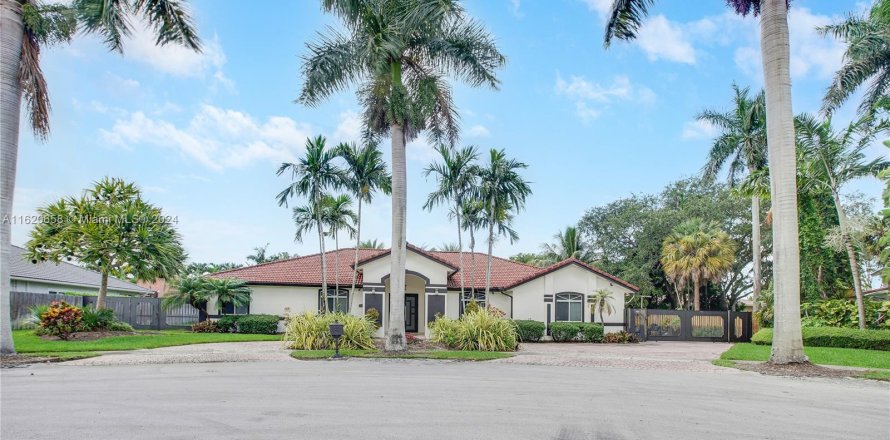 Villa ou maison à Miami, Floride 4 chambres, 264.12 m2 № 1294600