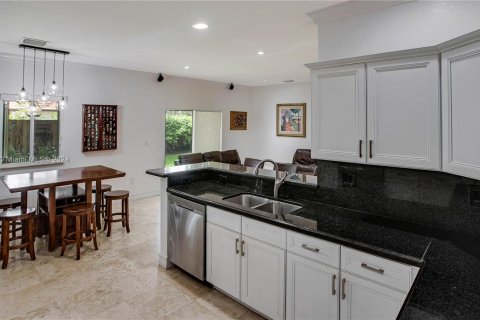 Casa en venta en Miami, Florida, 4 dormitorios, 264.12 m2 № 1294600 - foto 13