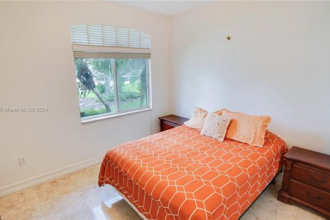 Casa en venta en Miami, Florida, 4 dormitorios, 264.12 m2 № 1294600 - foto 21