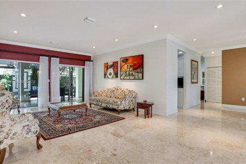 Villa ou maison à vendre à Miami, Floride: 4 chambres, 264.12 m2 № 1294600 - photo 6