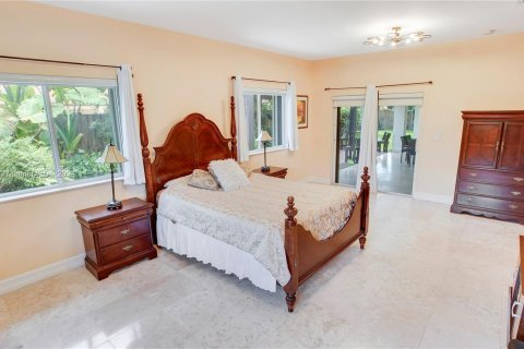 Villa ou maison à vendre à Miami, Floride: 4 chambres, 264.12 m2 № 1294600 - photo 16