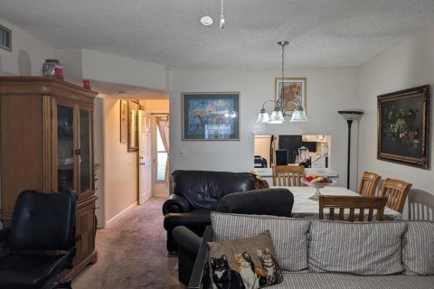 Condo in Lake Worth, Florida, 2 bedrooms  № 680433 - photo 28