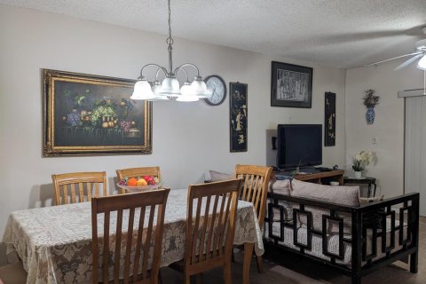 Condo in Lake Worth, Florida, 2 bedrooms  № 680433 - photo 20