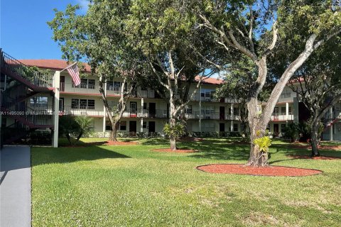 Condominio en venta en Pembroke Pines, Florida, 2 dormitorios, 88.63 m2 № 873797 - foto 15