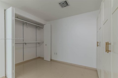 Adosado en venta en Miami, Florida, 1 dormitorio, 108.88 m2 № 1352222 - foto 21