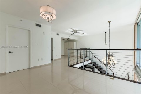 Adosado en venta en Miami, Florida, 1 dormitorio, 108.88 m2 № 1352222 - foto 12