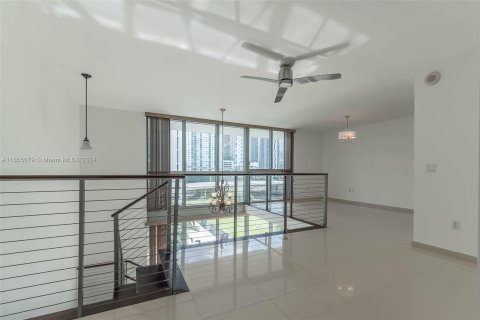 Adosado en venta en Miami, Florida, 1 dormitorio, 108.88 m2 № 1352222 - foto 13