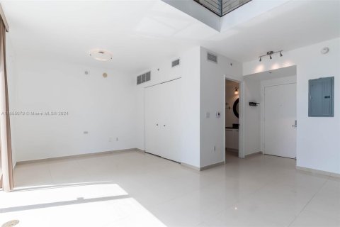 Adosado en venta en Miami, Florida, 1 dormitorio, 108.88 m2 № 1352222 - foto 7