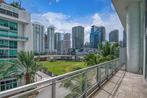 Adosado en venta en Miami, Florida, 1 dormitorio, 108.88 m2 № 1352222 - foto 1