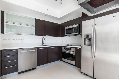 Adosado en venta en Miami, Florida, 1 dormitorio, 108.88 m2 № 1352222 - foto 4