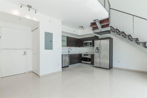 Adosado en venta en Miami, Florida, 1 dormitorio, 108.88 m2 № 1352222 - foto 3