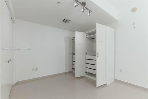 Adosado en venta en Miami, Florida, 1 dormitorio, 108.88 m2 № 1352222 - foto 18