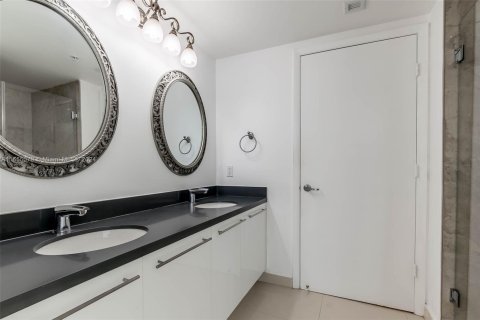 Adosado en venta en Miami, Florida, 1 dormitorio, 108.88 m2 № 1352222 - foto 14