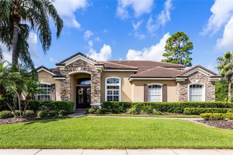 Villa ou maison à vendre à Lake Mary, Floride: 5 chambres, 305.56 m2 № 1352275 - photo 1