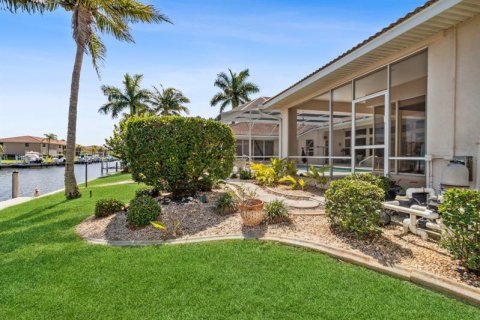 Villa ou maison à vendre à Punta Gorda, Floride: 4 chambres, 334.26 m2 № 259521 - photo 30