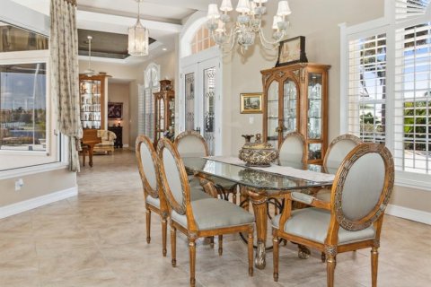 Villa ou maison à vendre à Punta Gorda, Floride: 4 chambres, 334.26 m2 № 259521 - photo 6