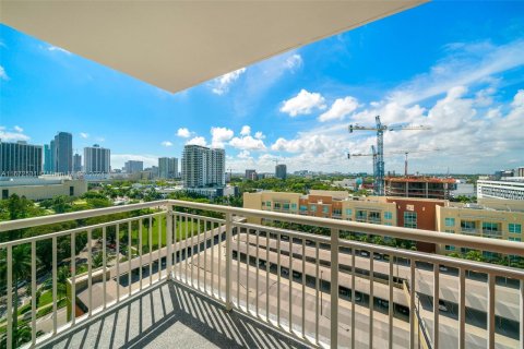 Condo in Miami, Florida, 3 bedrooms  № 1395169 - photo 13