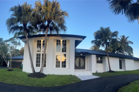 Casa en venta en Palmetto Bay, Florida, 5 dormitorios, 327.11 m2 № 1395170 - foto 2