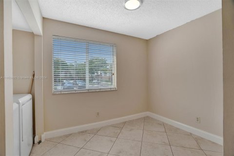 Adosado en alquiler en Plantation, Florida, 3 dormitorios, 140.75 m2 № 1395126 - foto 15