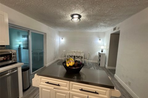 Casa en venta en North Lauderdale, Florida, 3 dormitorios, 137.22 m2 № 984108 - foto 6