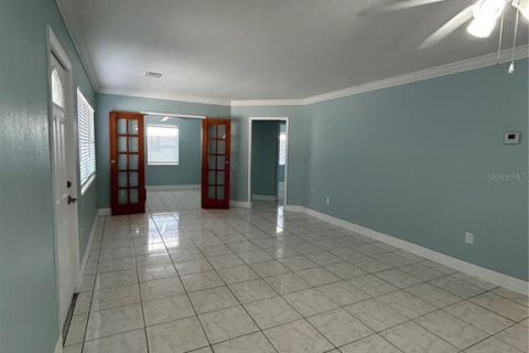 Снять в аренду квартиру в Сарасота, Флорида 5 комнат, 120.4м2, № 1084450 - фото 4