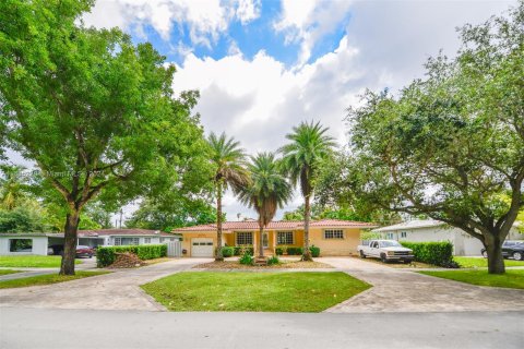 Villa ou maison à vendre à Miami Springs, Floride: 3 chambres, 157.28 m2 № 1309940 - photo 1