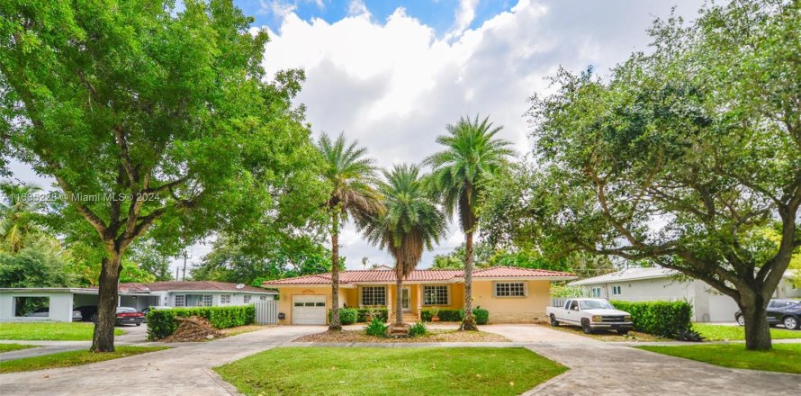 Villa ou maison à Miami Springs, Floride 3 chambres, 157.28 m2 № 1309940