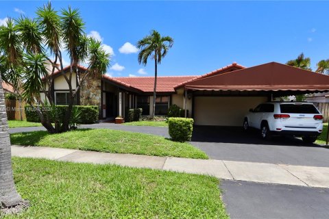 Villa ou maison à vendre à Miami, Floride: 4 chambres, 203.27 m2 № 1309943 - photo 2