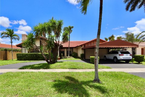 Villa ou maison à vendre à Miami, Floride: 4 chambres, 203.27 m2 № 1309943 - photo 1