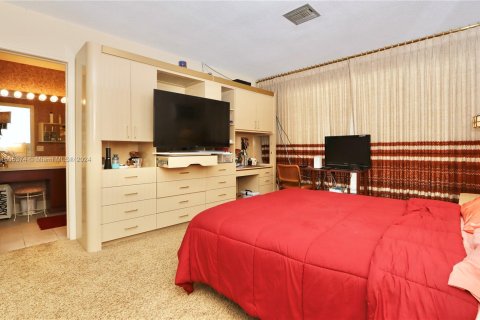 Casa en venta en Miami, Florida, 4 dormitorios, 203.27 m2 № 1309943 - foto 26