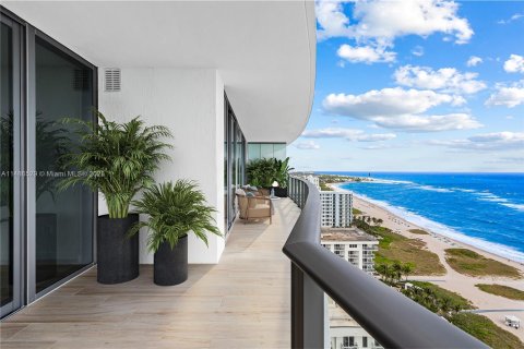 Condominio en venta en Pompano Beach, Florida, 2 dormitorios, 188.87 m2 № 853683 - foto 23