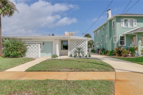 Casa en venta en Daytona Beach, Florida, 4 dormitorios, 231.61 m2 № 1385249 - foto 1