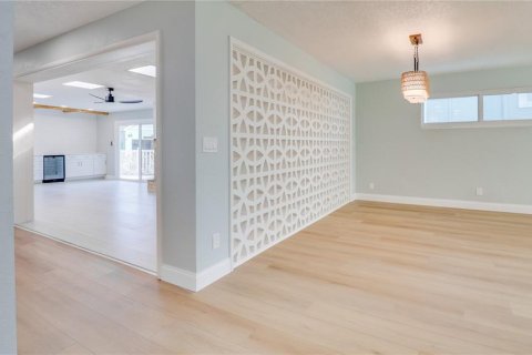 Casa en venta en Daytona Beach, Florida, 4 dormitorios, 231.61 m2 № 1385249 - foto 13