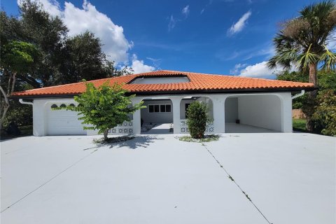 House in Port Charlotte, Florida 3 bedrooms, 179.49 sq.m. № 1385248 - photo 3