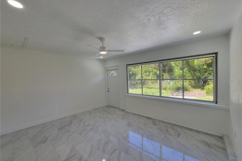 House in Port Charlotte, Florida 3 bedrooms, 179.49 sq.m. № 1385248 - photo 15