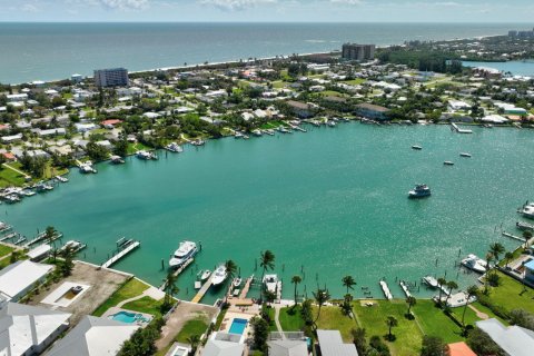 Propiedad comercial en venta en Hutchinson Island South, Florida, 172.71 m2 № 1098760 - foto 3