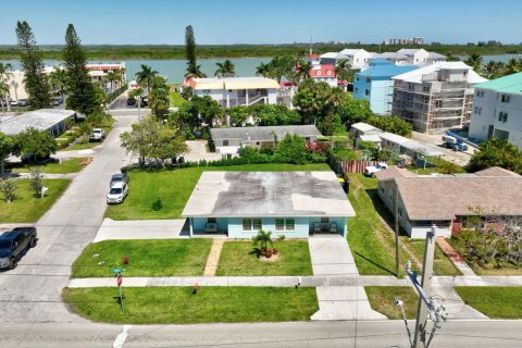 Propiedad comercial en venta en Hutchinson Island South, Florida, 172.71 m2 № 1098760 - foto 16