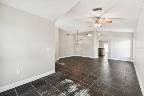 Casa en venta en Wesley Chapel, Florida, 3 dormitorios, 172.24 m2 № 1289771 - foto 10