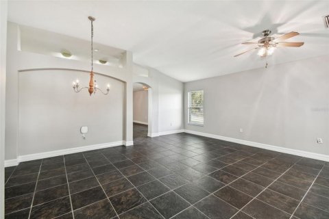 House in Wesley Chapel, Florida 3 bedrooms, 172.24 sq.m. № 1289771 - photo 6