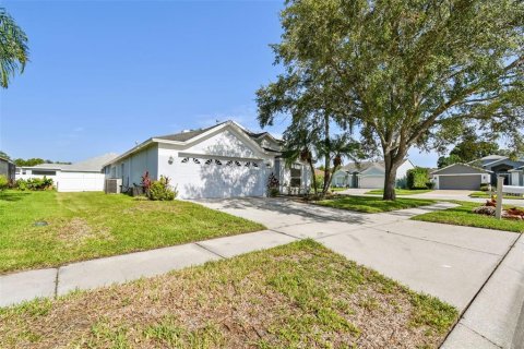 Villa ou maison à vendre à Wesley Chapel, Floride: 3 chambres, 172.24 m2 № 1289771 - photo 3