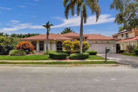 Villa ou maison à vendre à Pembroke Pines, Floride: 4 chambres, 262.08 m2 № 1316251 - photo 3