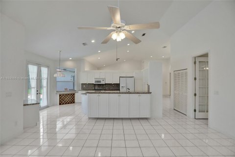 Villa ou maison à vendre à Pembroke Pines, Floride: 4 chambres, 262.08 m2 № 1316251 - photo 12