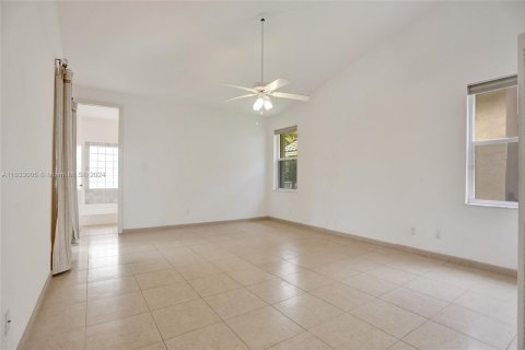 Villa ou maison à vendre à Pembroke Pines, Floride: 4 chambres, 262.08 m2 № 1316251 - photo 24